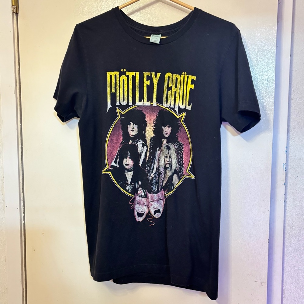 Motley Crue shirt